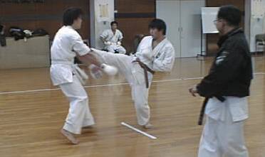 km4.jpg(11KB) �g�ݎ�