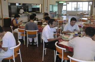 e2.jpg (13KB) ���H